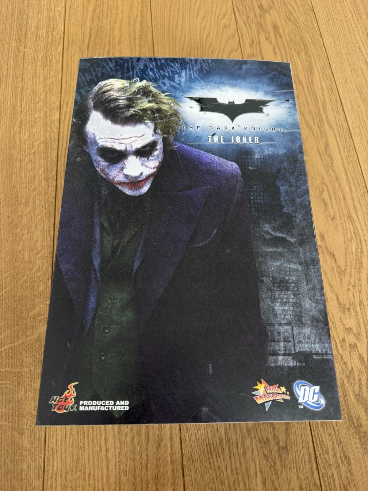 Hot Toys The Dark Knight Movie Masterpiece Joker Action Figure