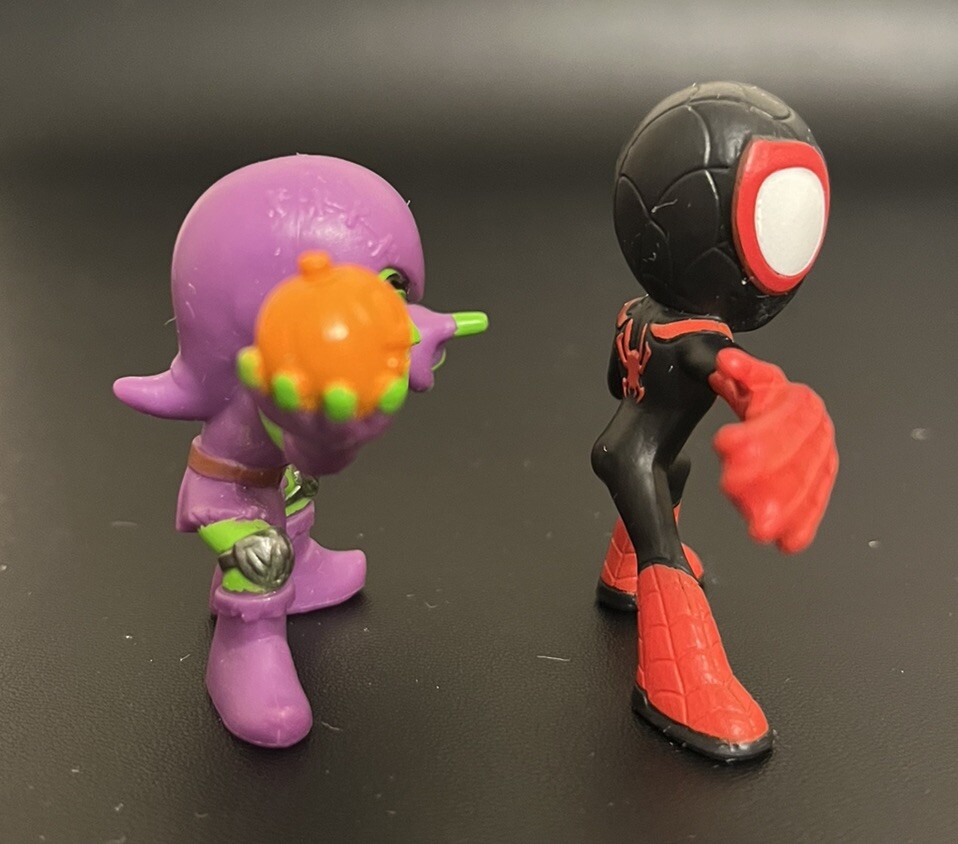 Hasbro Marvel Mini Figures Spidey and Goblin Toy or Cake Topper Approx 1.5 In