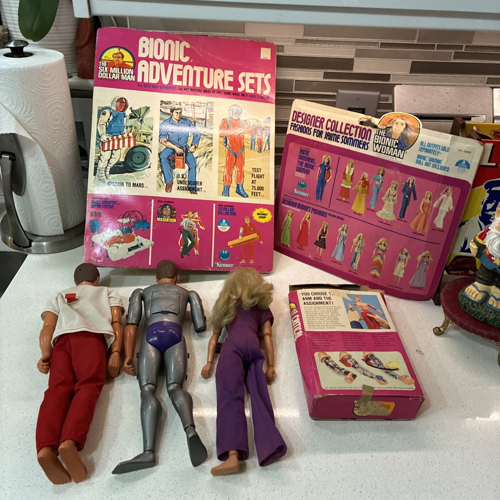 1973 Kenner Bionic Man, Bionic Woman & Maskatron, 2 Outfits, & Critical Arm IP
