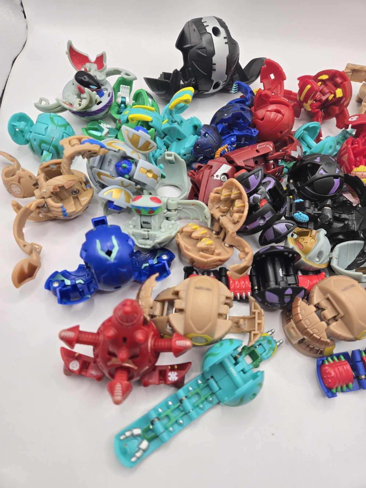 Lot of 35 Bakugan Battle Brawlers Spin Master