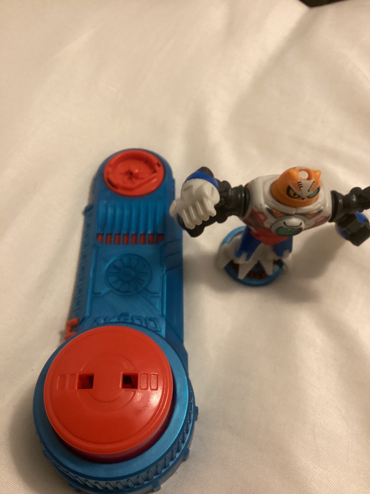 akedo warriors mega cat boom. Including controller
