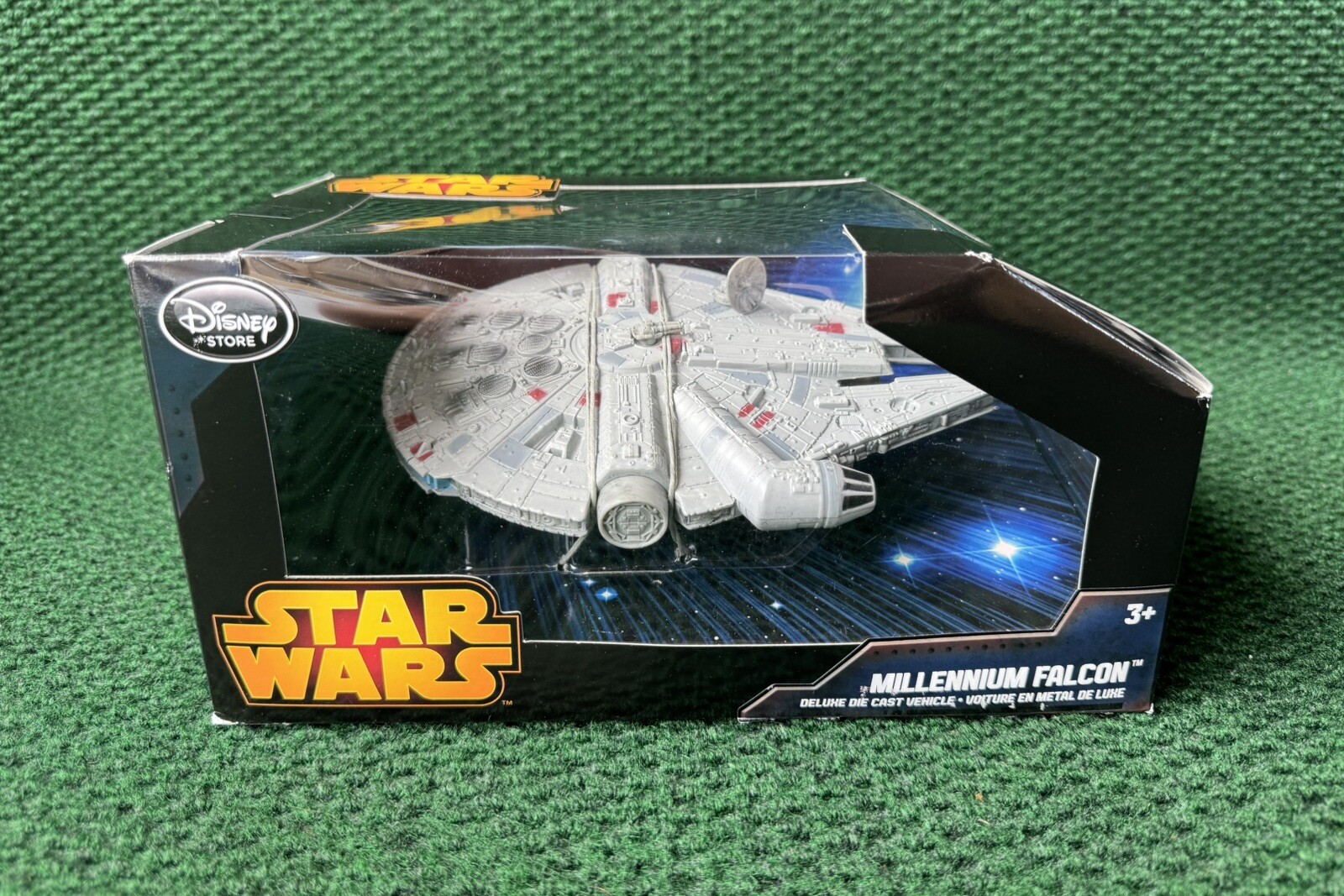 New Star Wars Disney Store Exclusive 8&Prime; Die cast Millennium Falcon Space Ship
