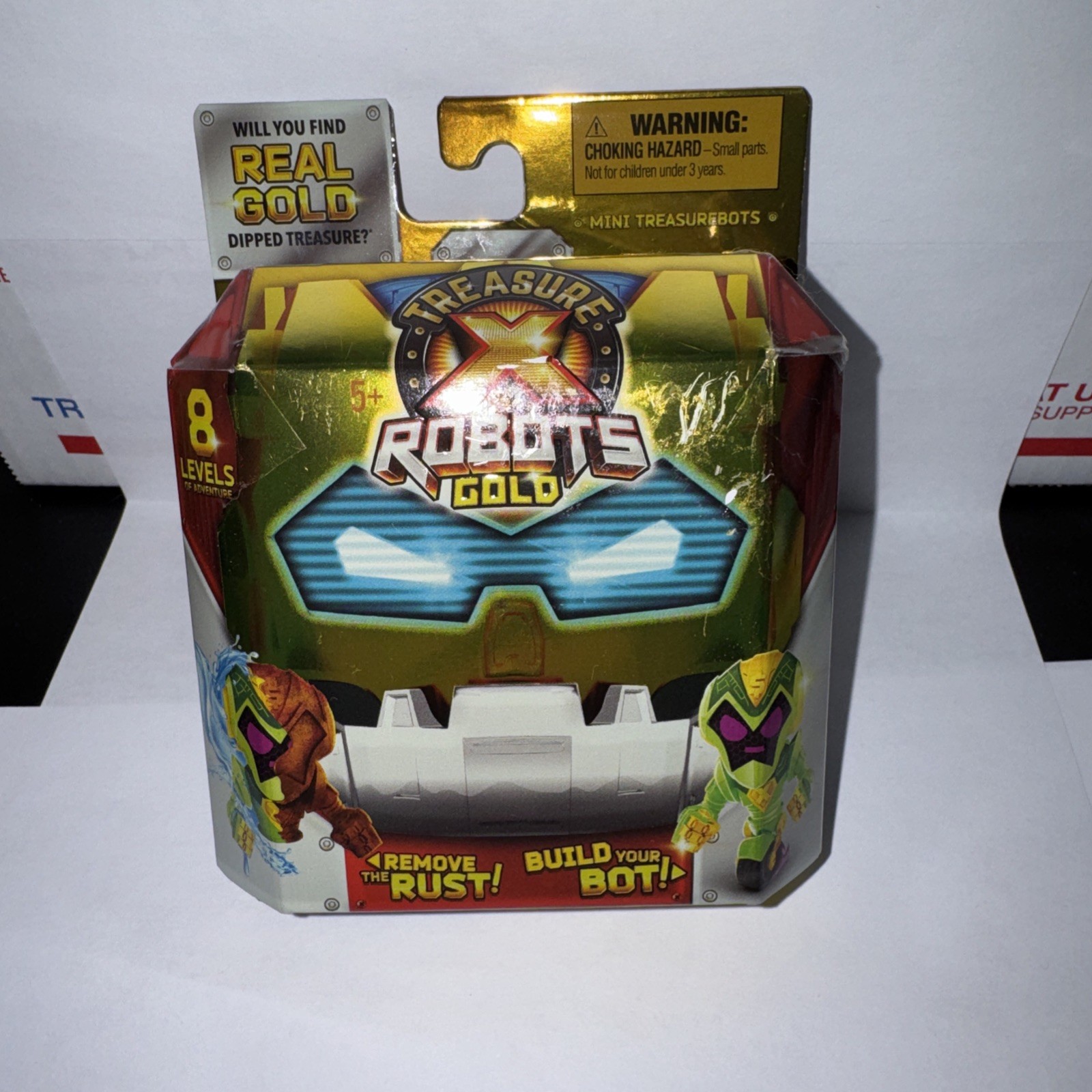 Treasure X Robots Gold Splatter Finish Goldcrusher by Moose Toys 2022