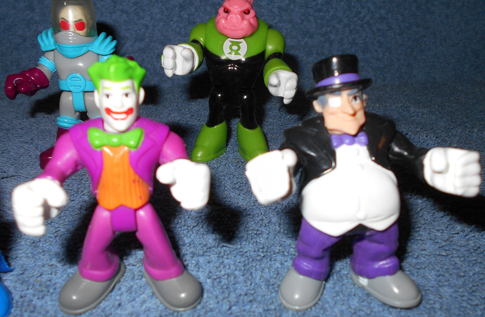 DC COMICS – 3&Prime; MINI BATMAN & OTHER ACTION FIGURES CAKE TOPPERS – LOT OF 7 – NICE