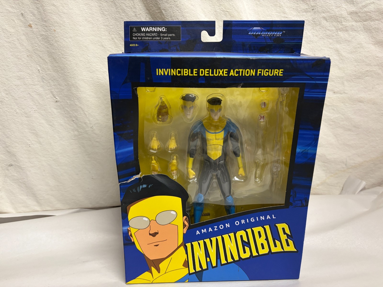 Diamond Select Amazon Original Invincible Mark Grayson Series 1 Deluxe 7&Prime; Figure