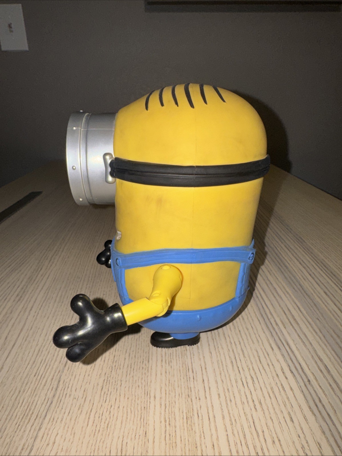 Thinkway Despicable Me Minion Stuart Deluxe Talking 8&Prime; Figure Moving Eye TESTED