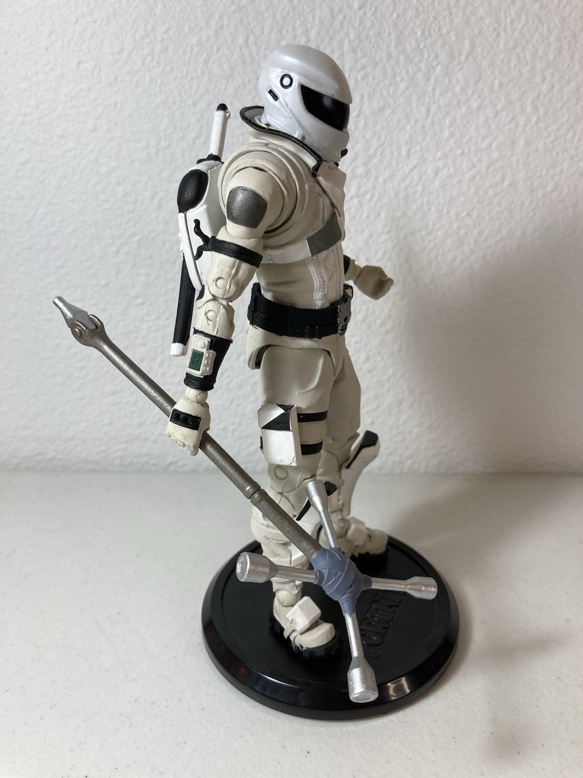 McFarlane – Fortnite Overtaker 7&Prime; Premium Action Figure W/Stand