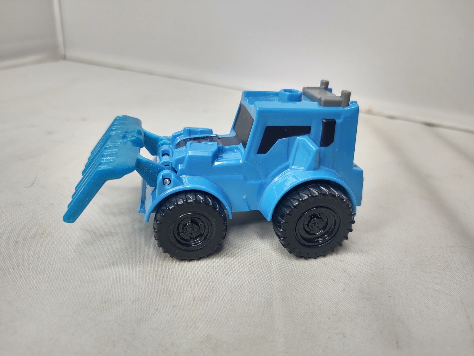 2016 Transformers Blue Bulldozer Figure Figurine McDonald&rsquo;s Happy Meal Toy Car