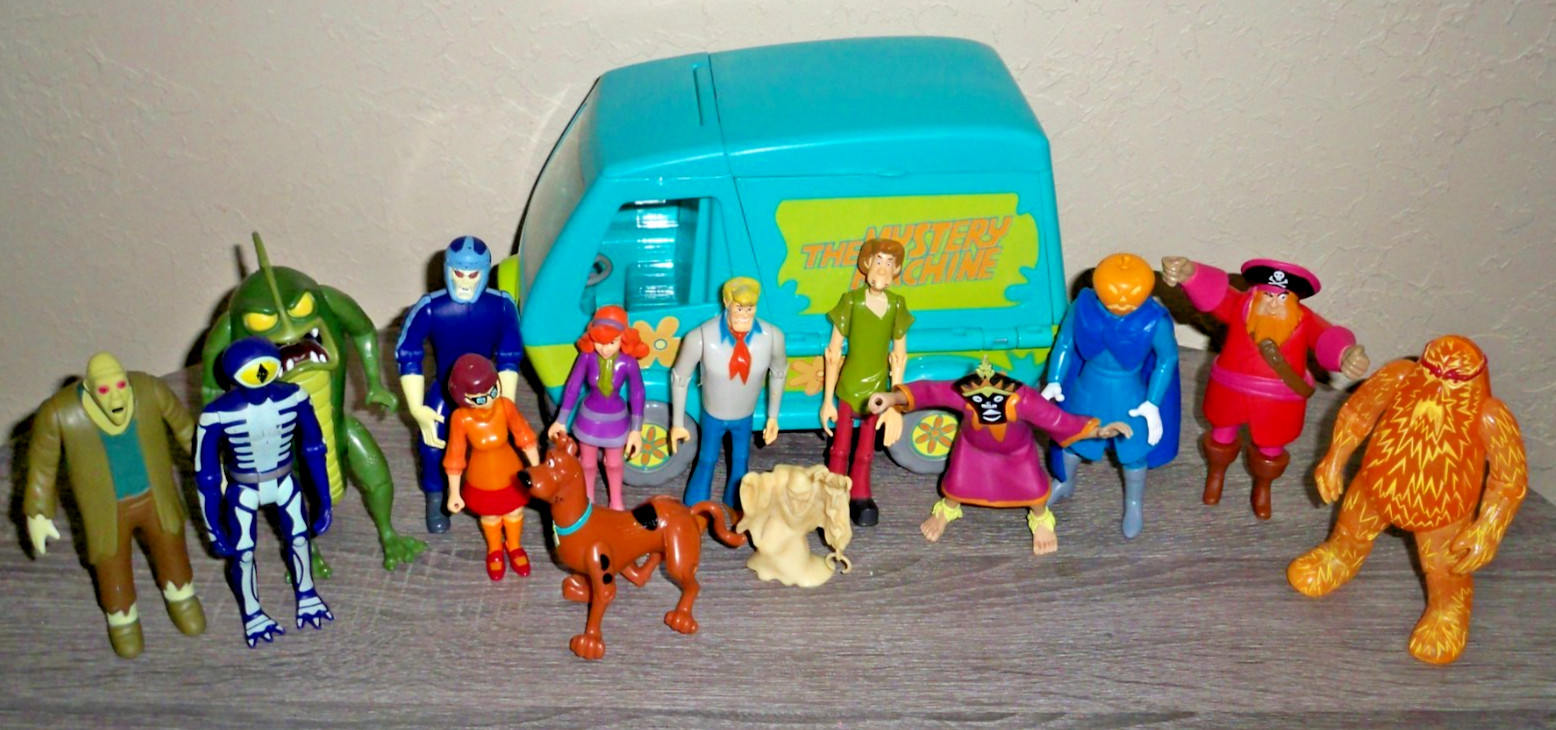 MEGA Scooby-Doo Figurine Lot – Mystery Machine and 14 Villain/Heroes characters