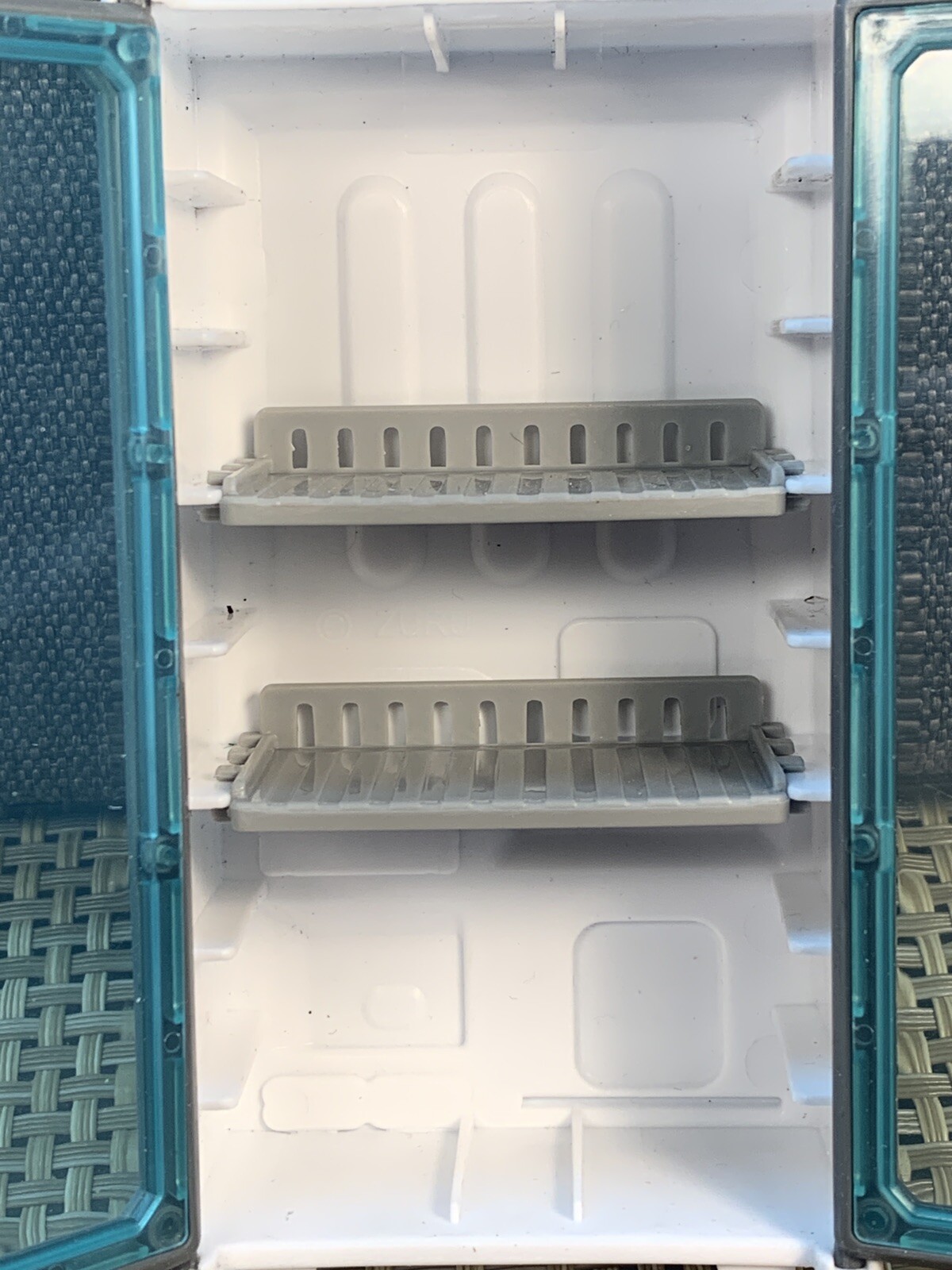 Mini Brands 24 Mini Convenience Store Cooler With Two Shelves Racks Inside