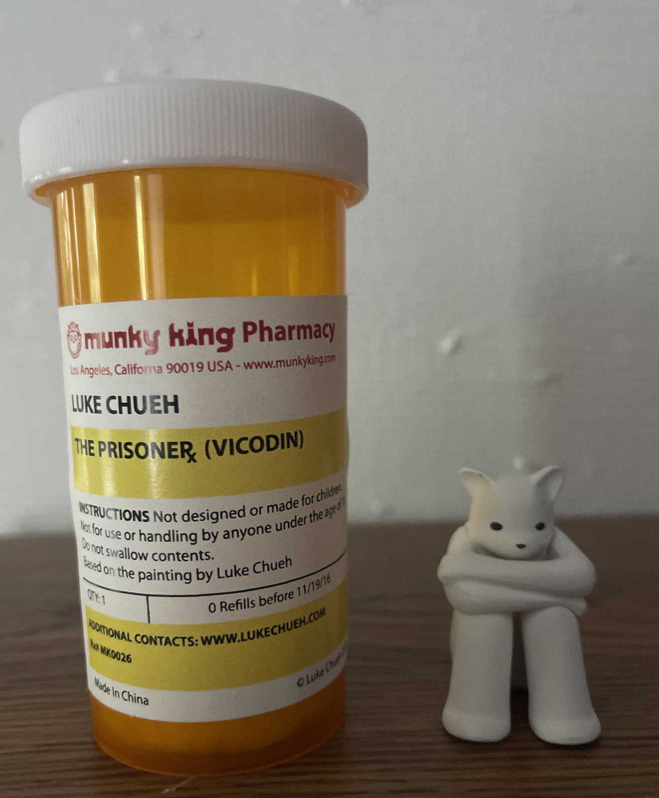 The Prisoner VICODIN Luke Chueh Munky King MINI FIGURE WHITE Art Toy