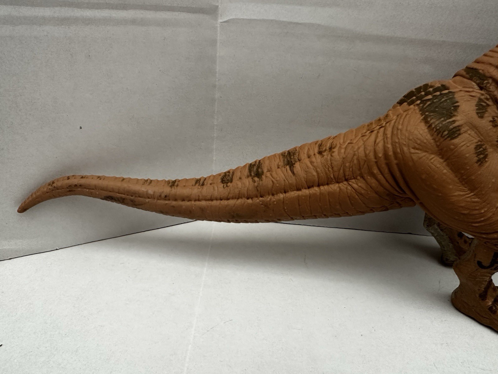 Vintage 1993 Jurassic Park Young T-Rex w/ Dino Damage Wound Piece JP06 Kenner