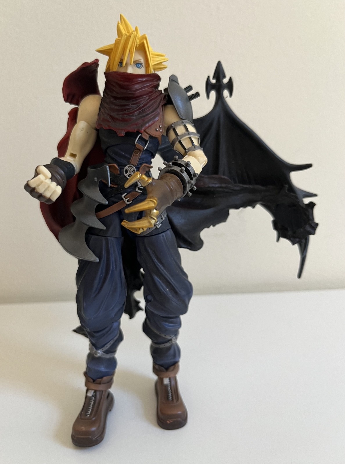 Play Arts Kai Figure Final Fantasy VII Advent Children Cloud Strife Figure