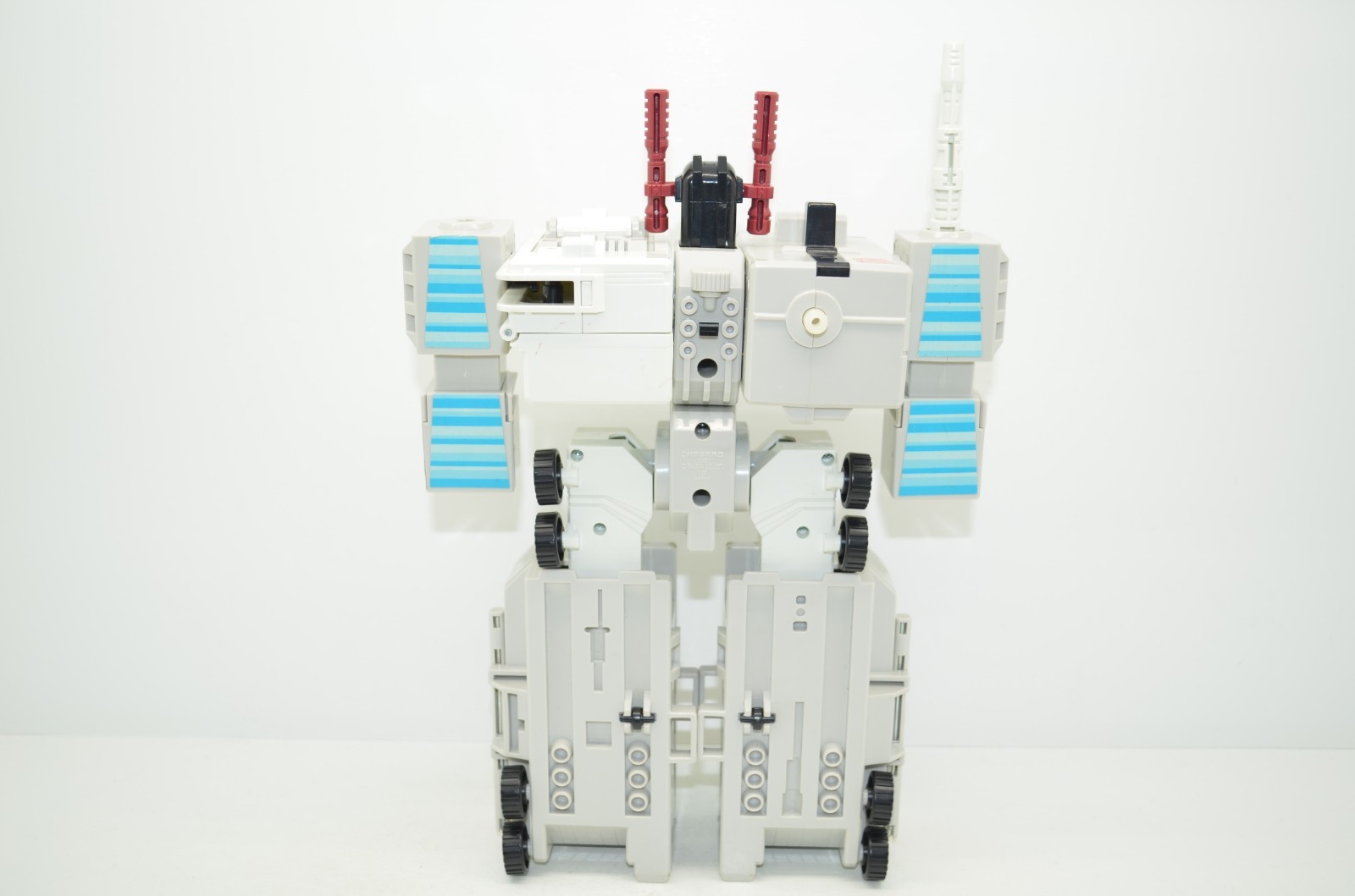 1985 Metroplex Transformers G1 Autobot Battle Station plastic tires Hasbro NICE