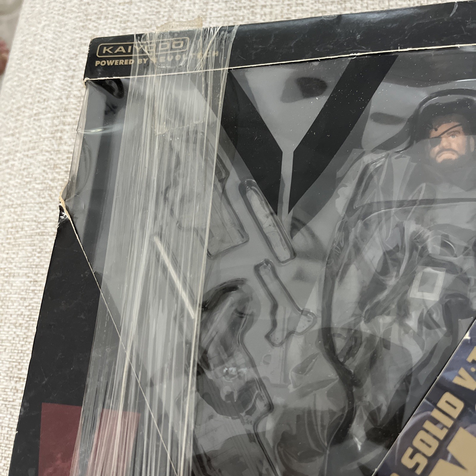 Kaiyodo Revoltech Metal Gear Solid 5: The Phantom Pain Venom Snake Open Box