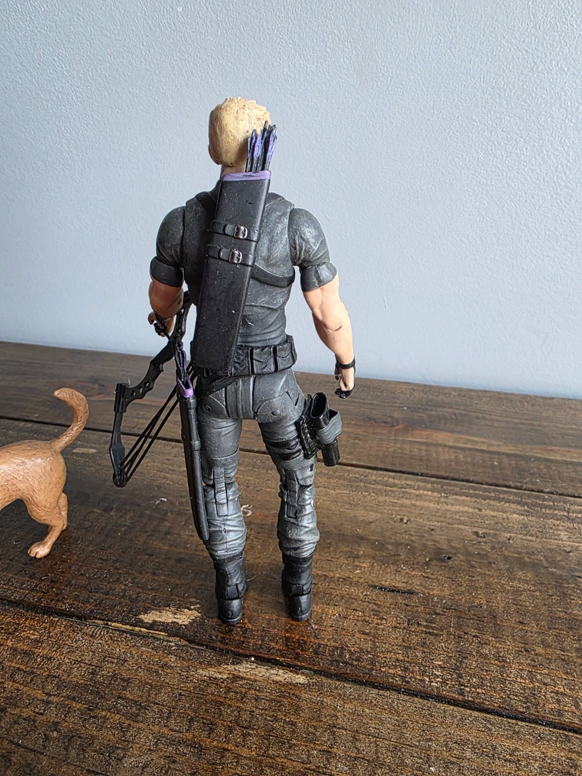 Diamond Toys Marvel Select AVENGING HAWKEYE Loose 7” with Dog Accessories