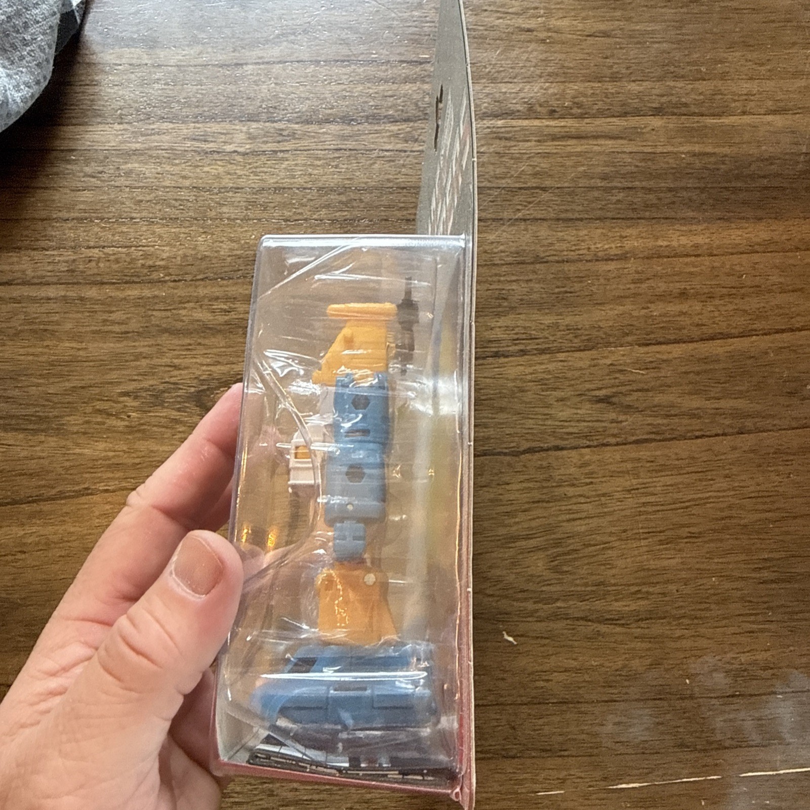 TRANSFORMERS RETRO G1 DELUXE AUTOBOT SEASPRAY NEW HASBRO