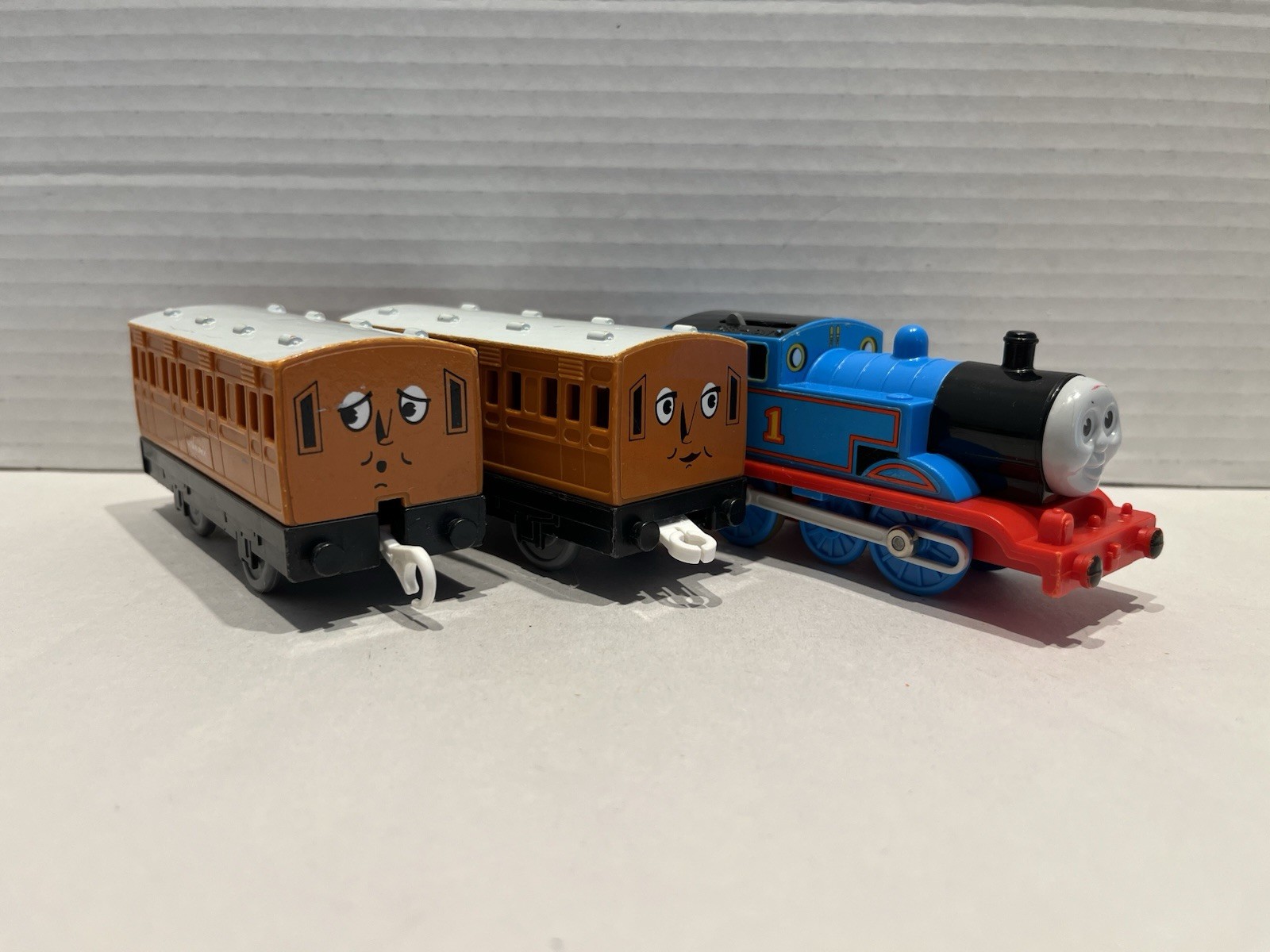 Trackmaster Tomy Thomas the Train Annie & Clarabel | 2002 | Motorized Works