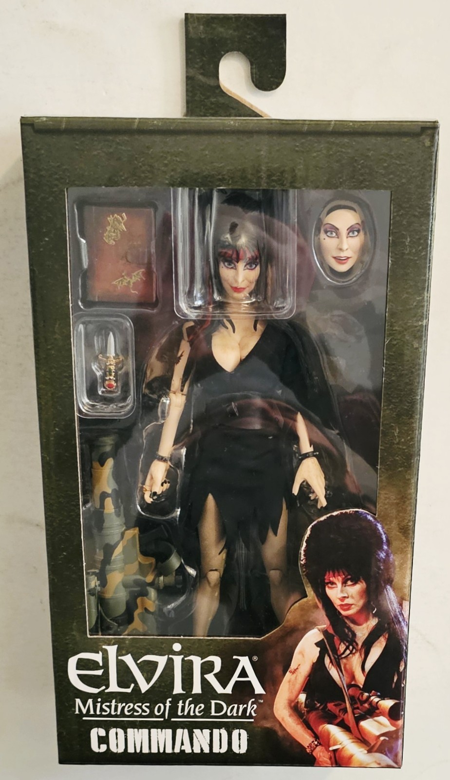 NECA ELVIRA MISTRESS OF THE DARK COMMANDO 7&Prime; ACTION FIGURE FAST SHIPPING