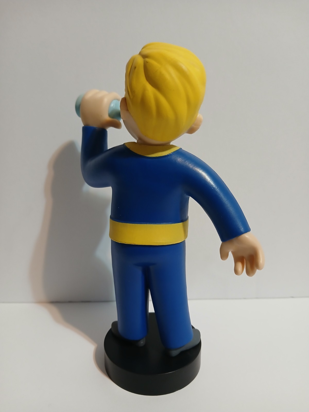 Fallout 76 Vaut Boy Drinking 6.25&Prime; inch vinyl figure statue Culturefly 2019
