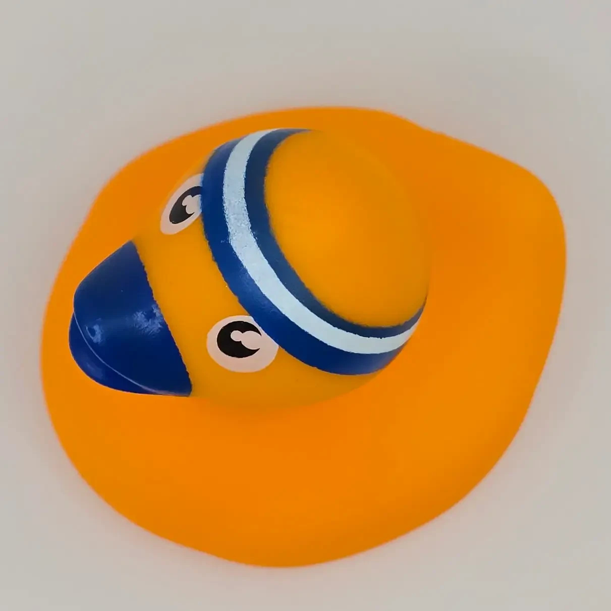 Runner Running Rubber Duckie – 2in – Jeep Ducks – FAST US Shipper