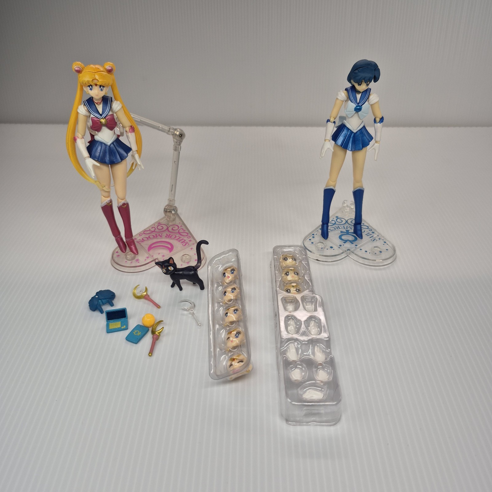 Sailor Moon and Sailor Mercury action figures With Accessories 5.5&Prime; Lot Of 2