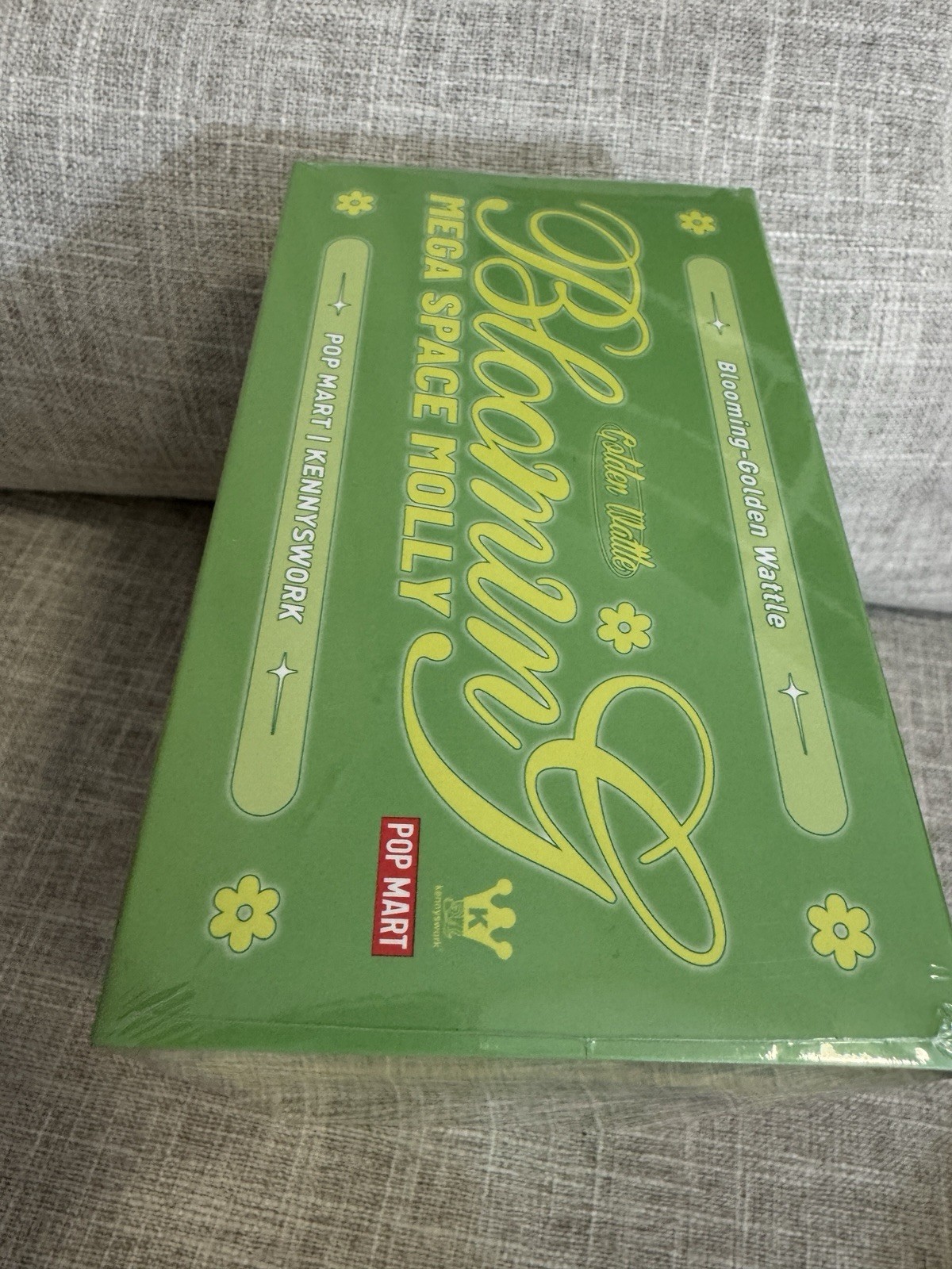 Authentic Pop Mart Mega Space Molly 100% Blooming Golden Wattle Australia LTD ED