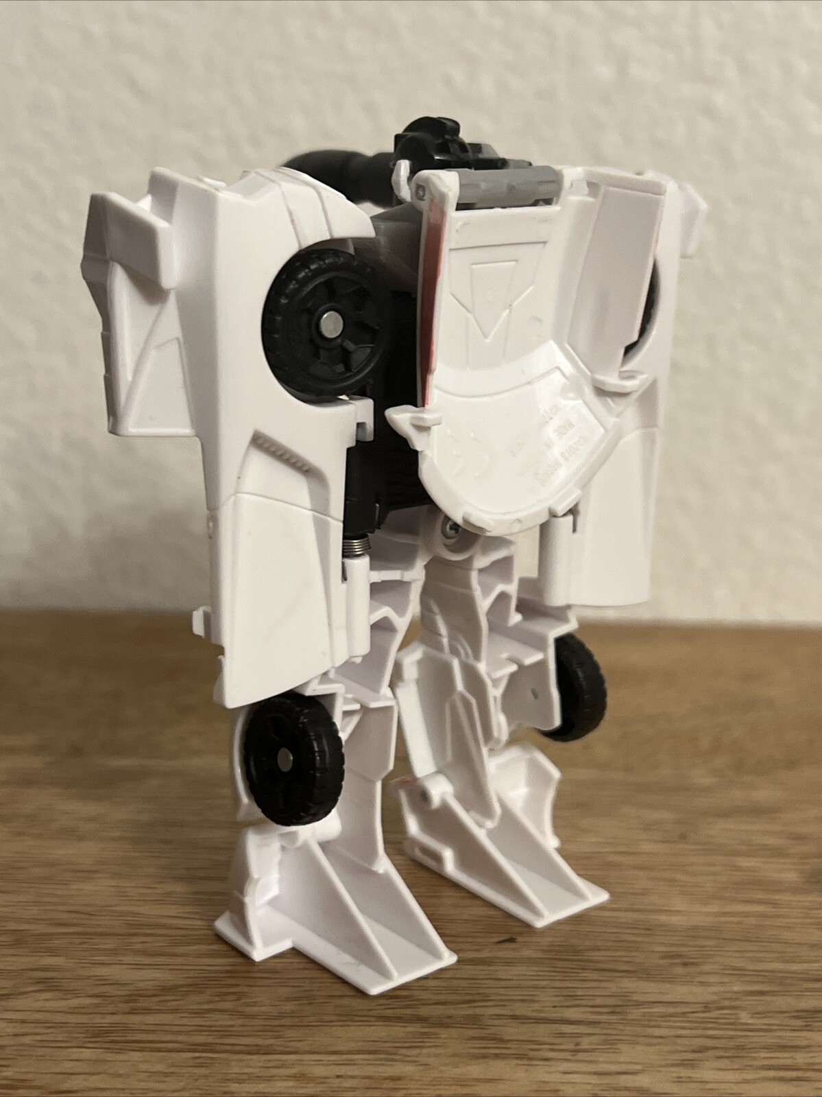 Wheeljack Transformer 4.5” Action Figure Plastic Autobot Robot Toy