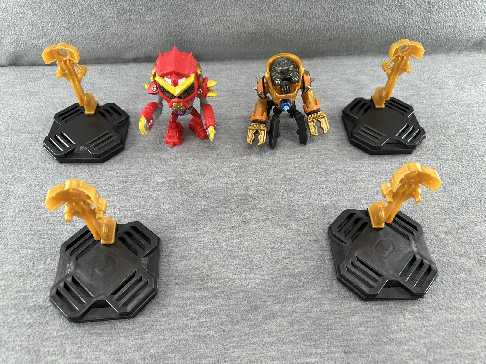 TREASURE X ROBOTS GOLD – Crab Robots, Robots Gold Blingjaro & 4 Base D1