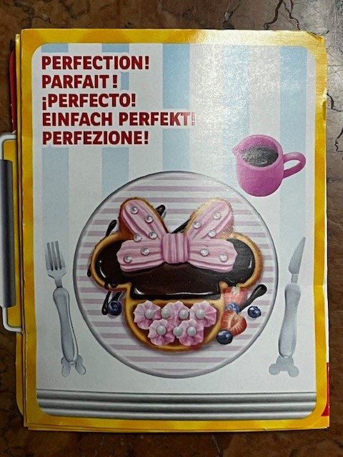 Zuru Mini Brands DISNEY Snacks Create Series 1 MINNIE Mouse Pancakes! UNMADE!