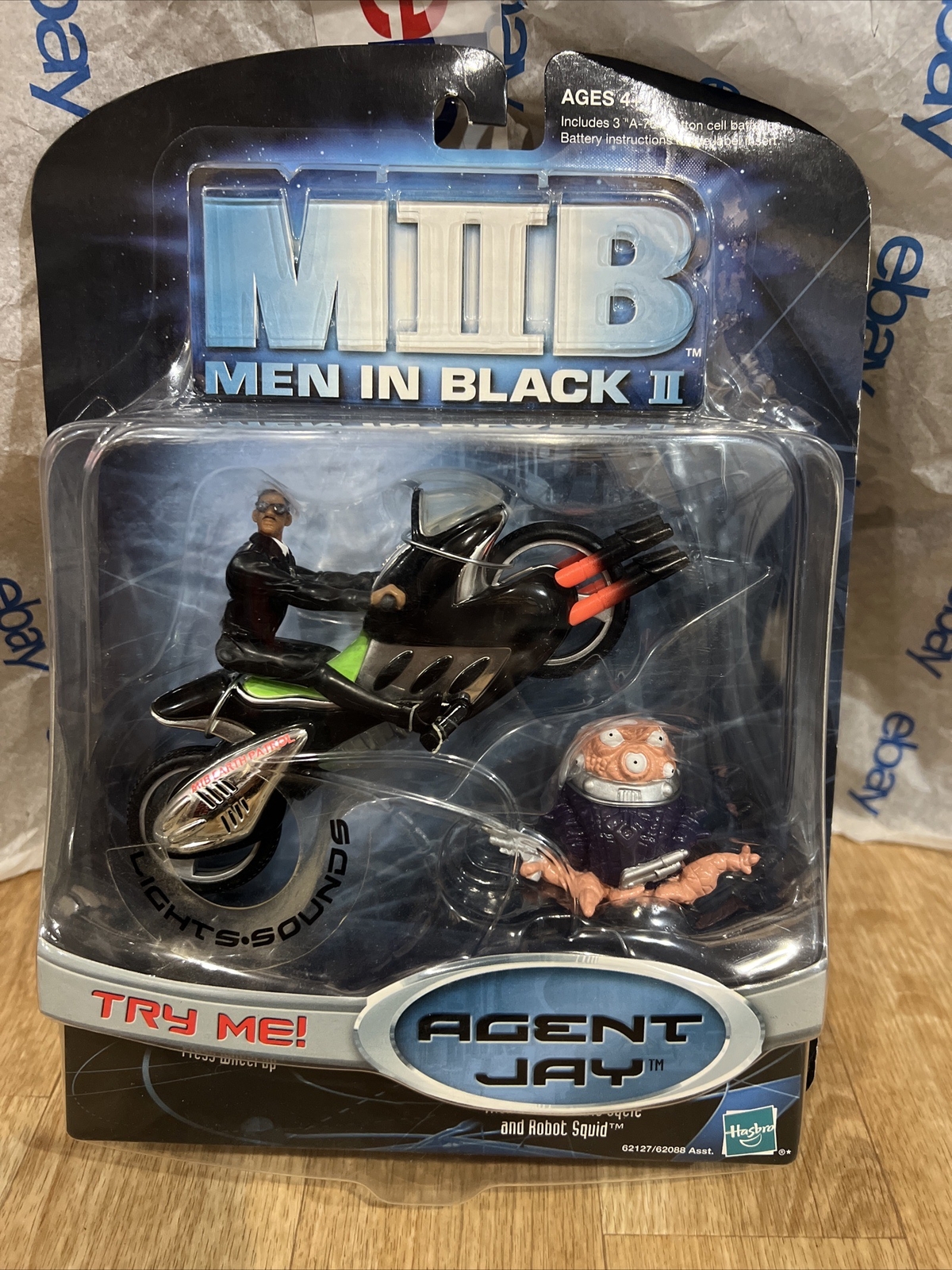 MEN IN BLACK II 2 Agent Jay Cycle Robot Squid and Agent Kay MIB Alien