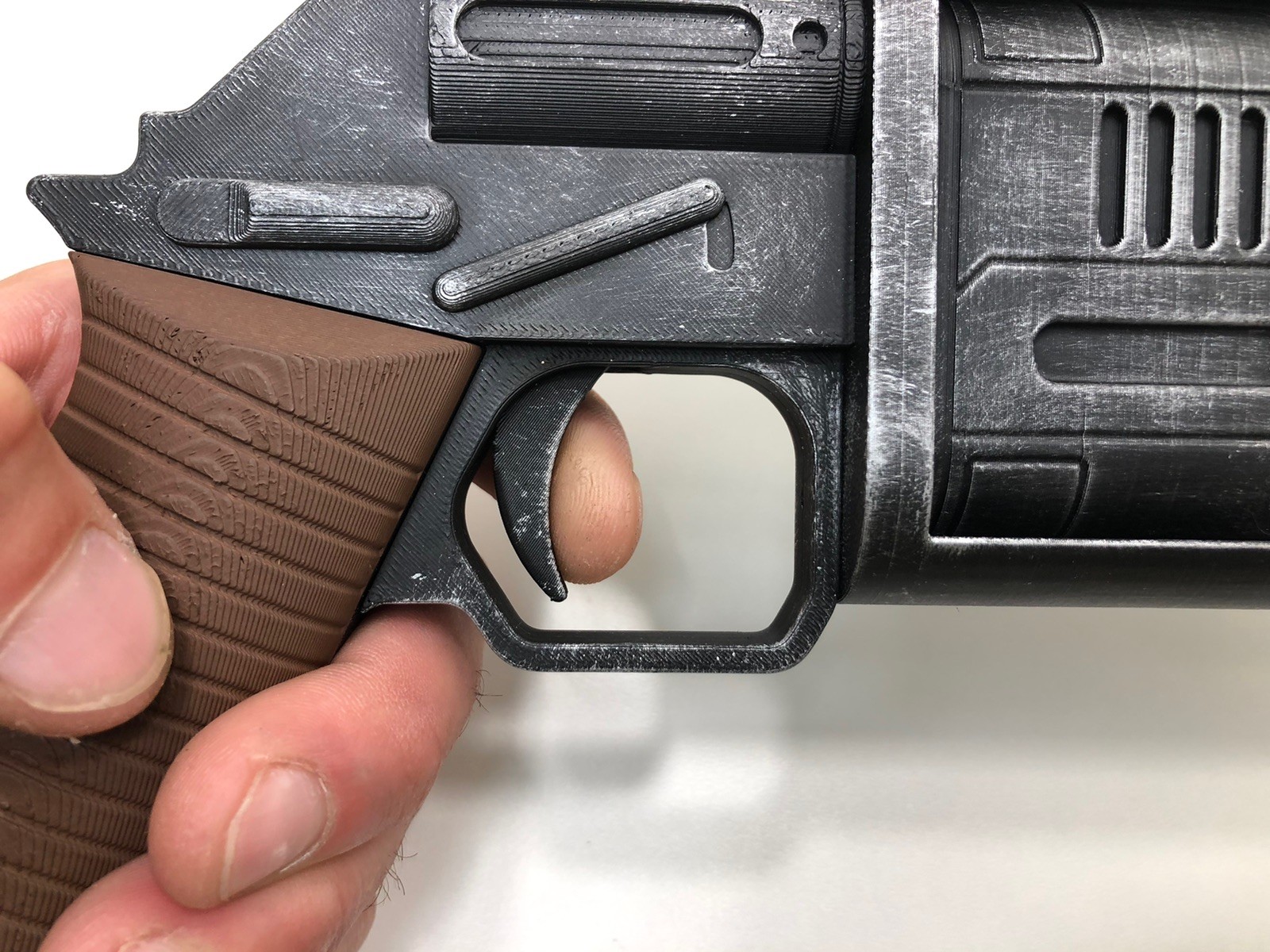 Custom 3D Printed Andor Cassian&rsquo;s MW-20 Bryar Blaster Replica Prop 1:1 (Painted)