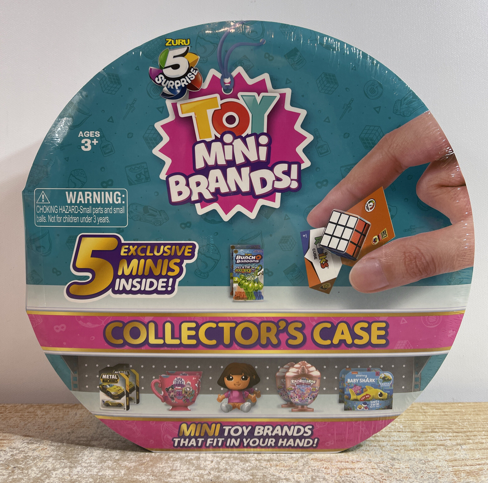 Mini Brands TOYS 5 Surprise Collector&rsquo;s Case (Comes with 5 Exclusive Minis)