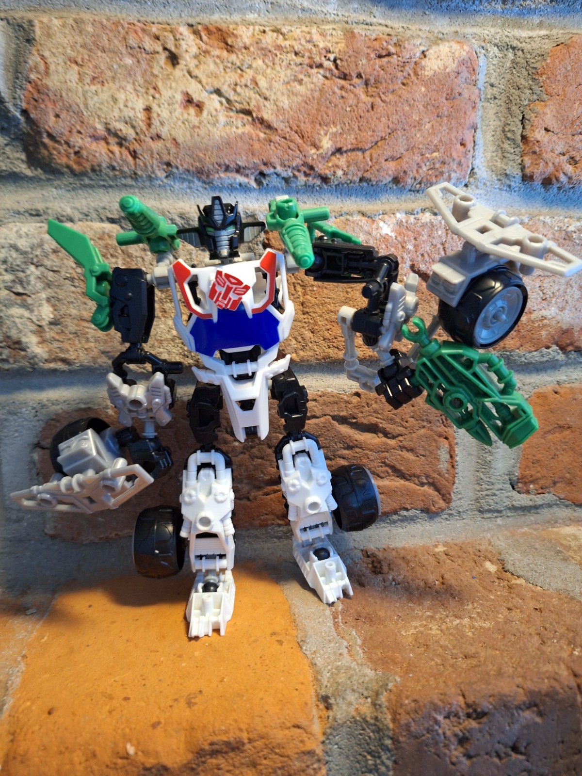 TRANSFORMERS Construct Bots Elite Wheeljack Built 6.5&Prime; Action Figure Hasbro Set