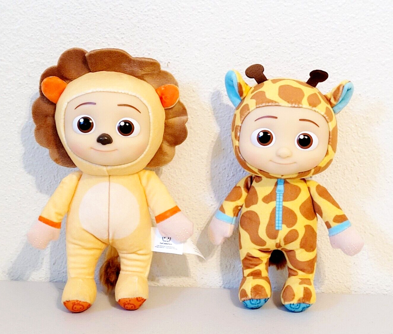 2021 CoComelon JJ Baby LION and GIRAFFE Stuffed Plush Doll 9&Prime;