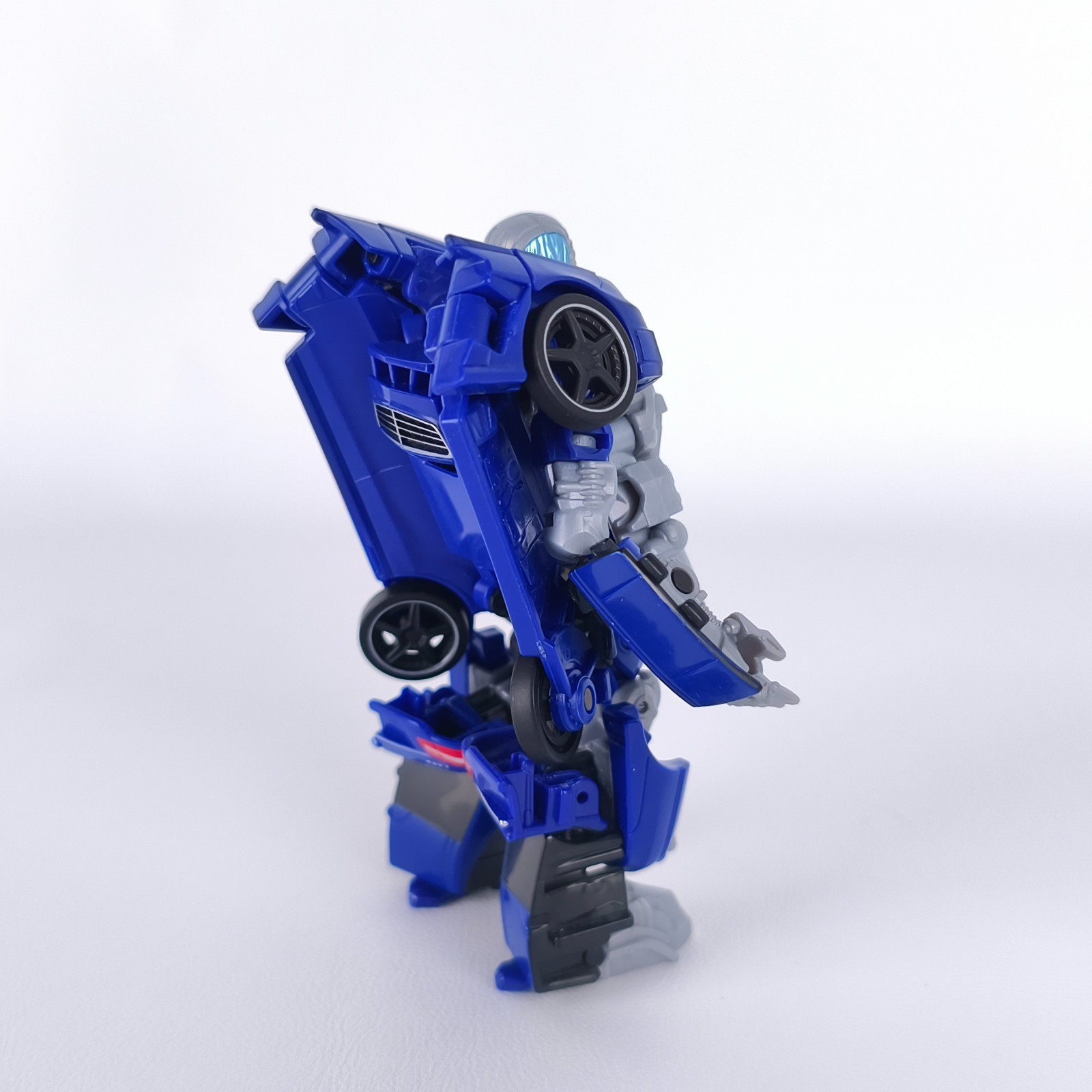 Transformers Wheeljack Que Complete Studio Series Deluxe Class + Instructions