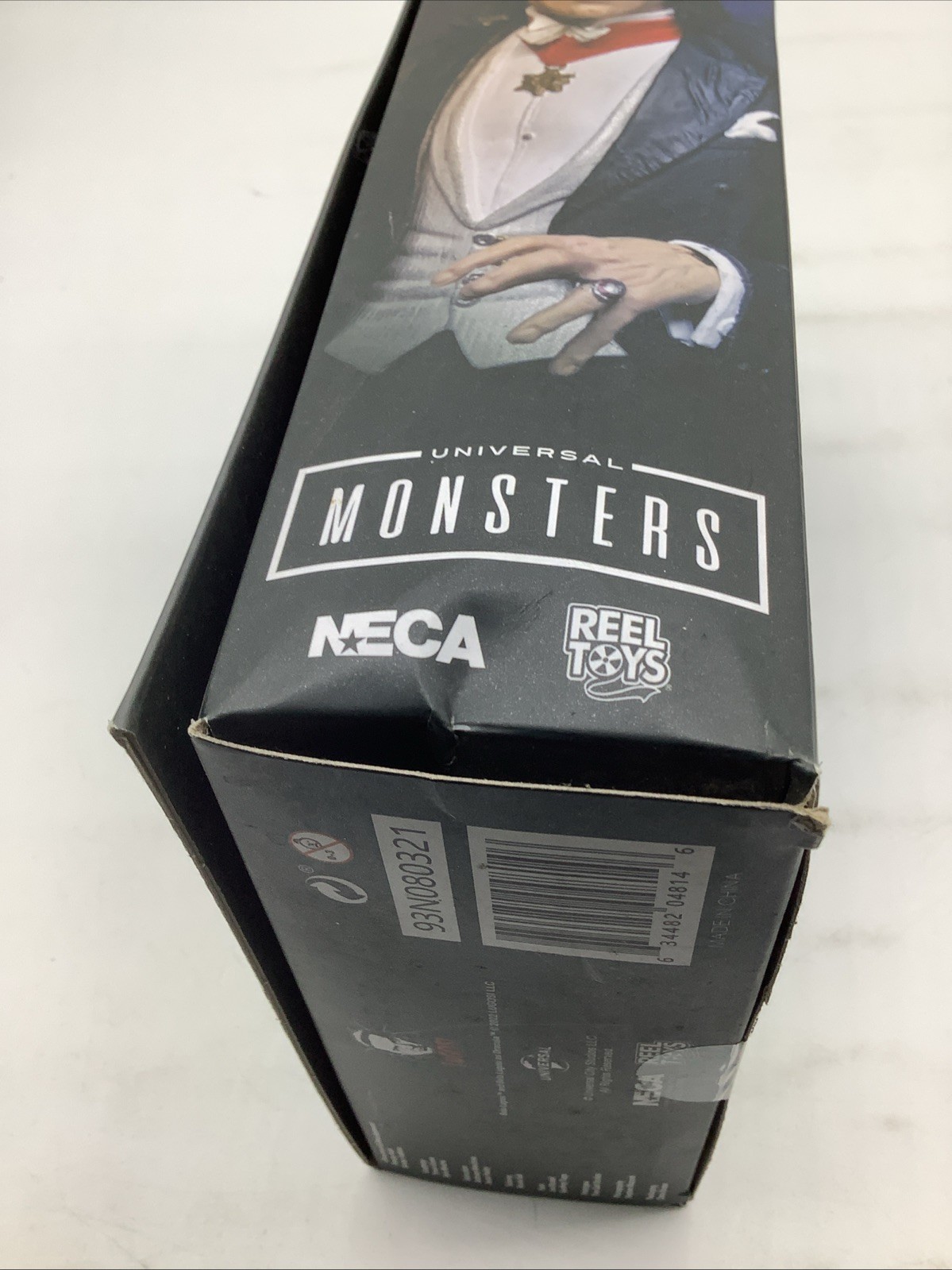 NECA Universal Monsters Ultimate Count Dracula 7&Prime; Scale Figure NIDB