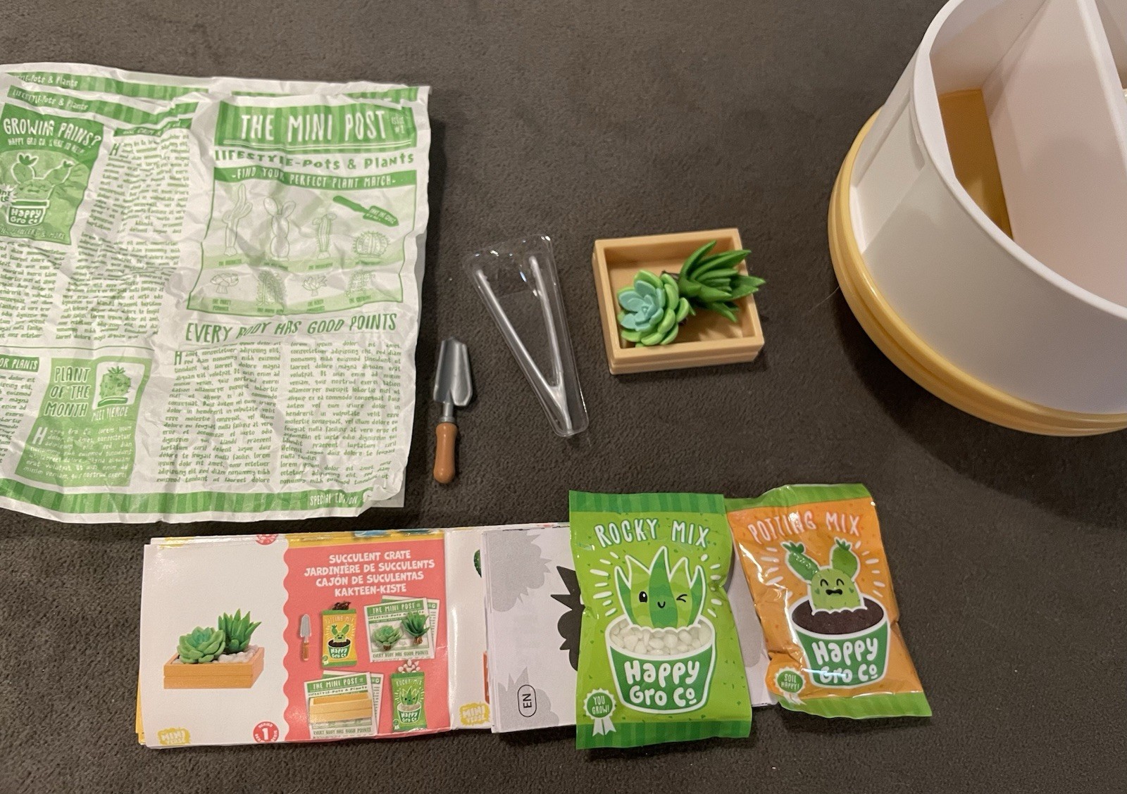 Miniverse Make It Mini Lifestyle Home Series 1 Wave 1 Succulent Crate Plants