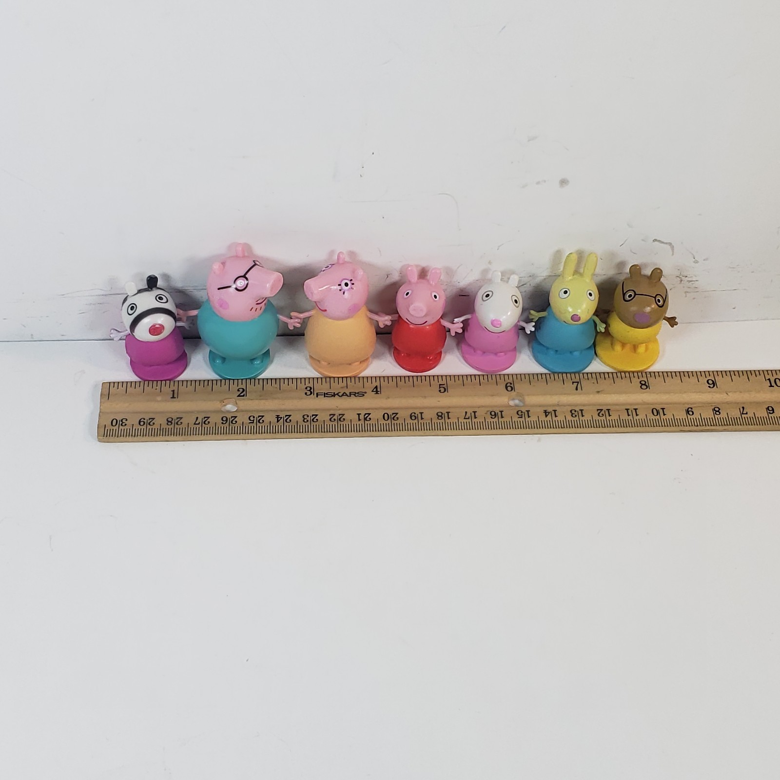 7 Peppa Pig Mini Figures Tiny 1-2 Inches Cake Toppers on Base ABD Ltd. 2003