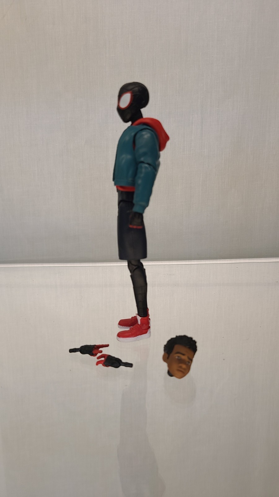 Marvel Legends Spiderman Miles Morales (Stilt Man Baf) Broken Read Description