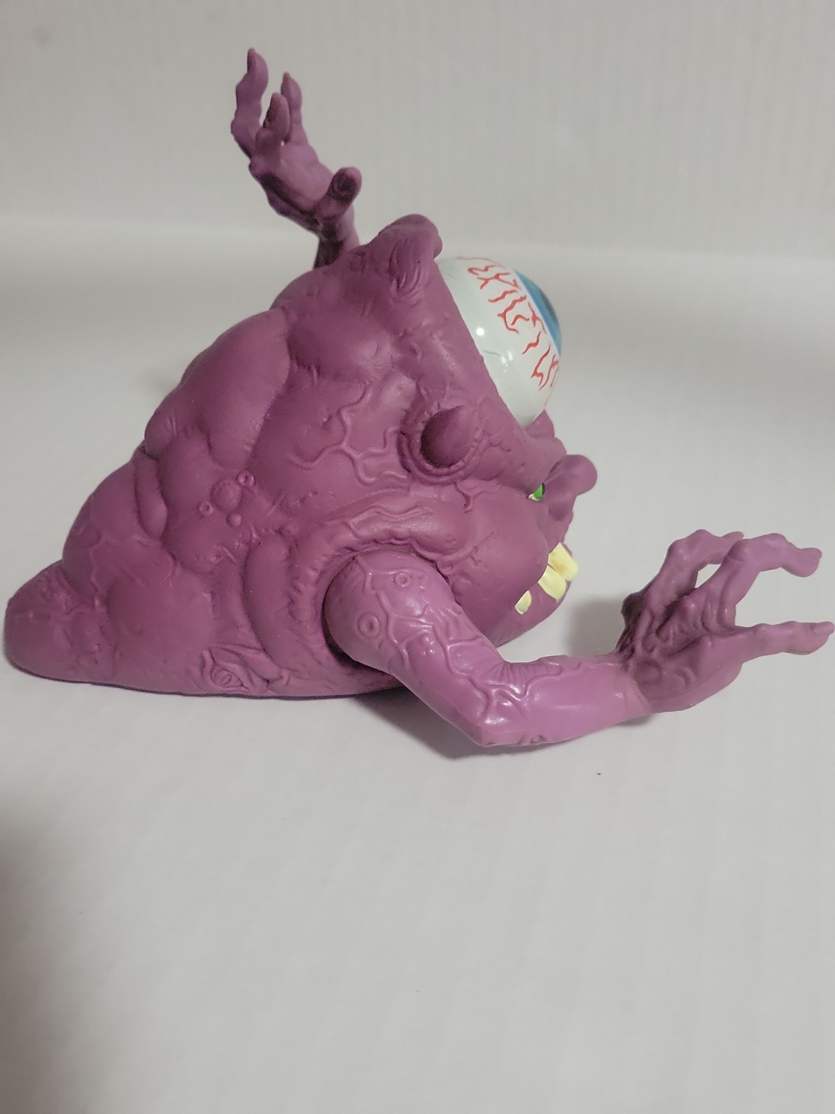 Vintage Real Ghostbusters Purple Bug Eye Ghost Monster Action Figure Kenner 1984