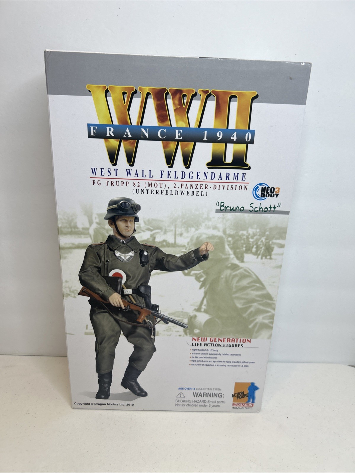 Dragon 1/6 Models WWII France 1940 West Wall Feldgendarme “Bruno Schott”