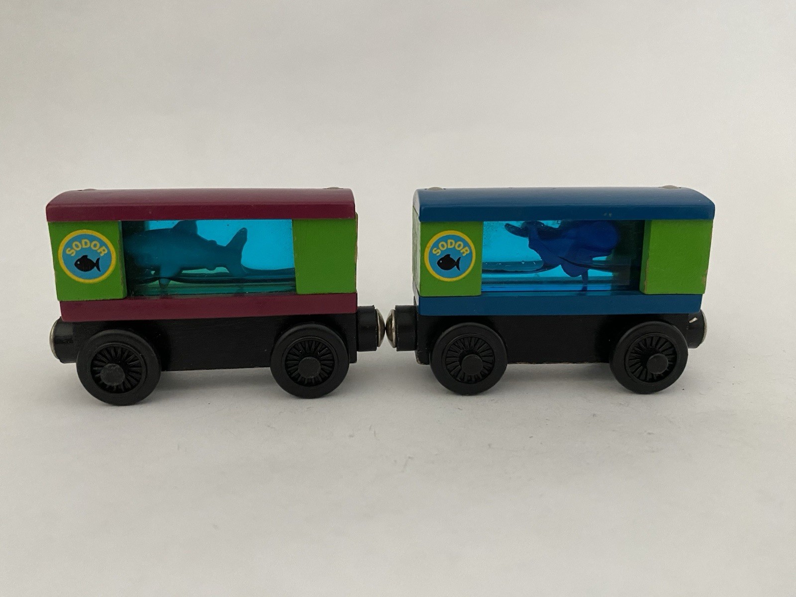 Authentic Learning Curve Wooden Thomas Train Old Style Aquarium Cars w/ Liquid