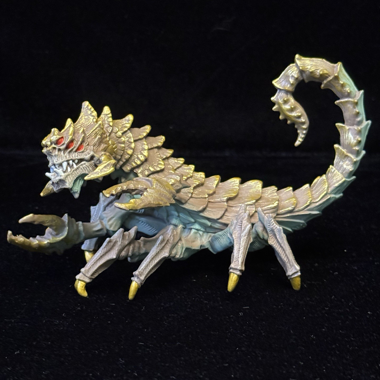 Desert Dragon PVC Golden Scorpion 7&Prime; Figure Fantasy 2015 Safari Ltd