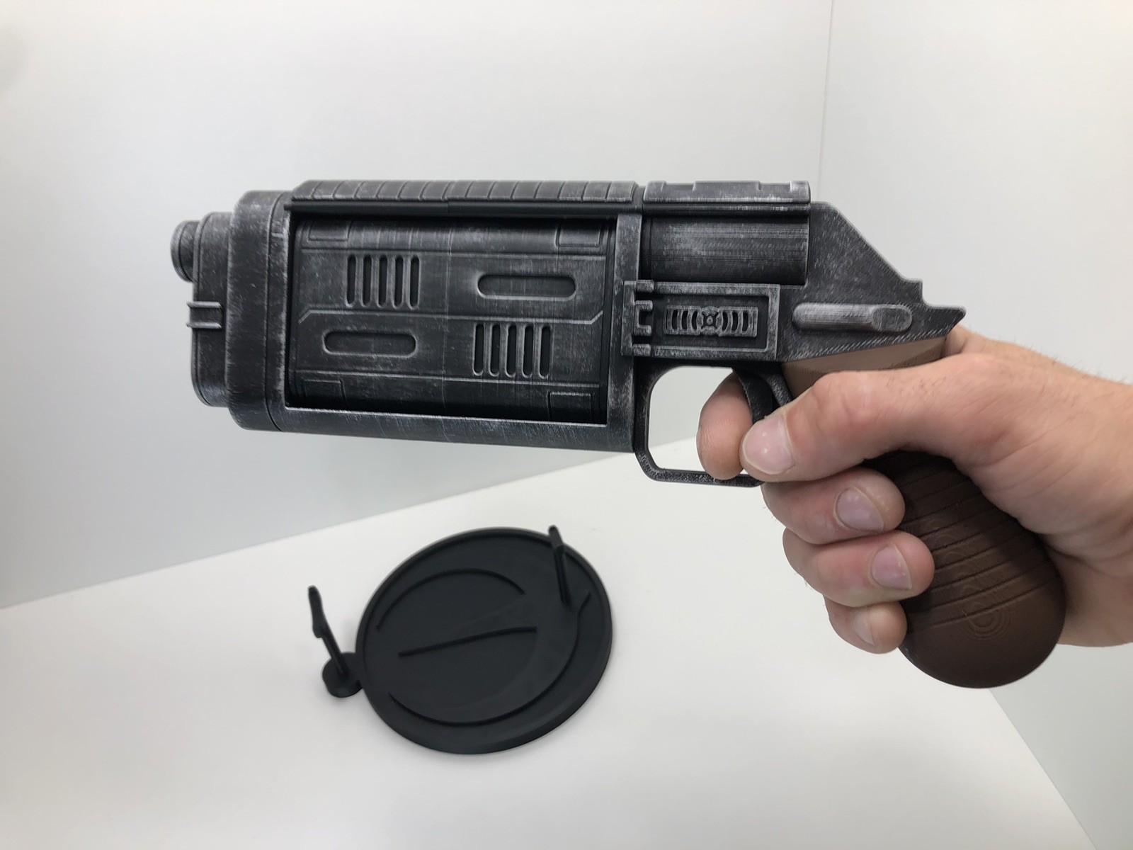 Custom 3D Printed Andor Cassian&rsquo;s MW-20 Bryar Blaster Replica Prop 1:1 (Painted)