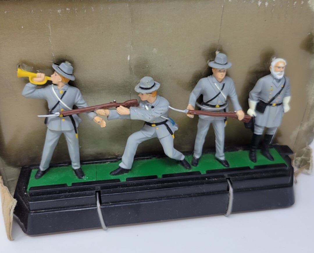 Diecast Soldiers Elite Comm Robert E. Lee Ulysses Grant CSA Union Army Set Of 2