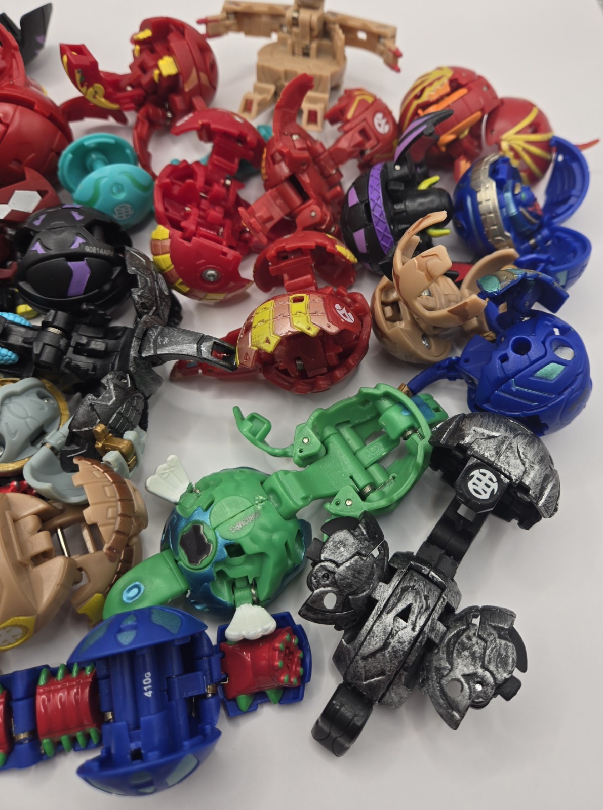 Lot of 35 Bakugan Battle Brawlers Spin Master