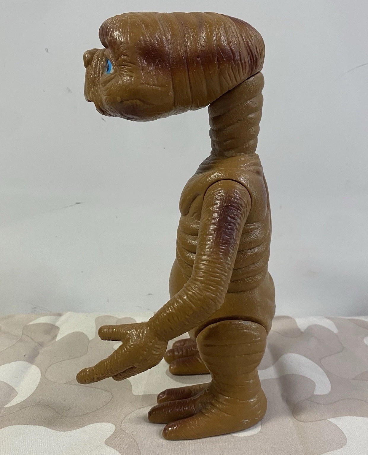 Vintage E.T. Extraterrestrial Action Figure Toy 8&Prime; Spielberg ET LJN 1980s 80s