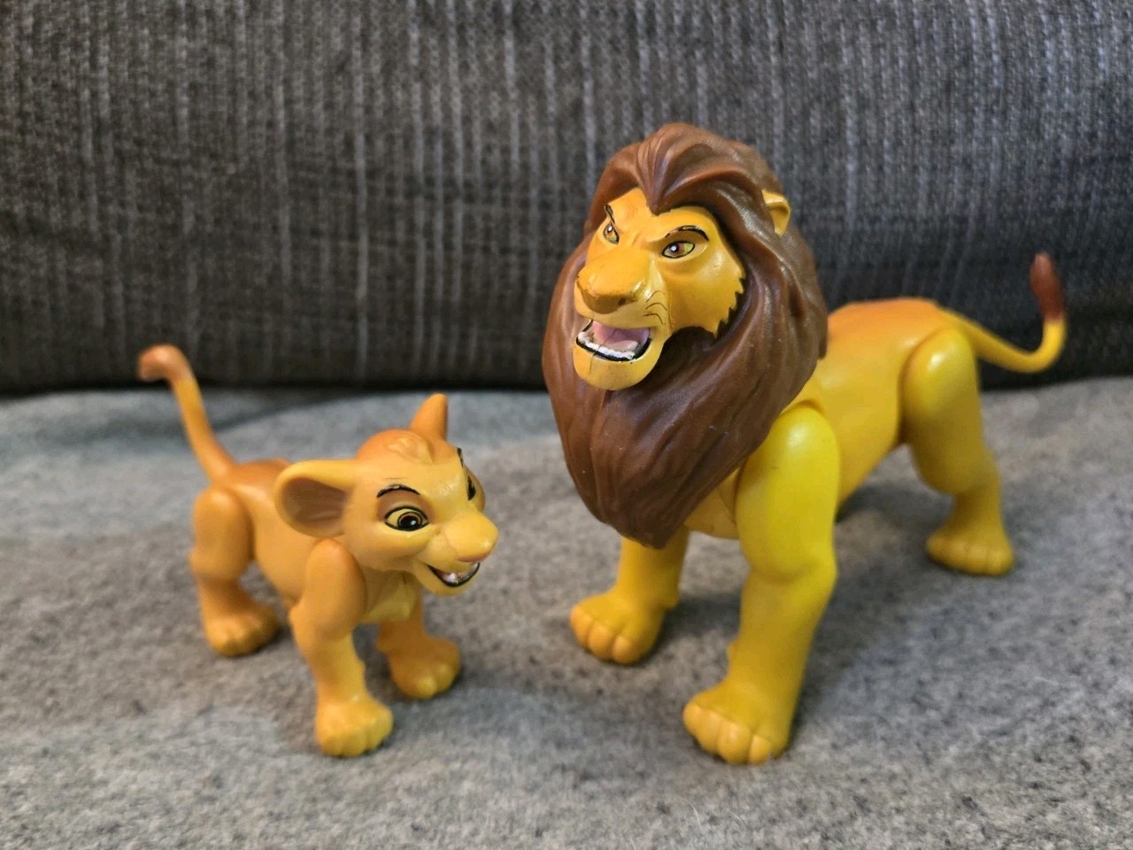 1994 Mattel Disney The Lion King Young Simba Mufasa Fighting Action Figure Works