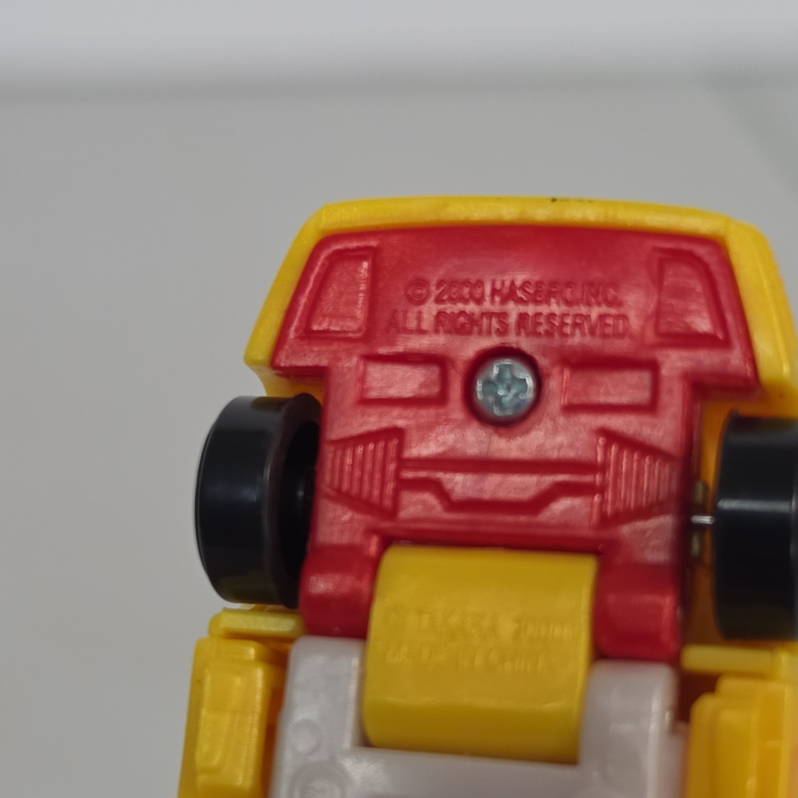 Transformers 2000 Spy Changers Yellow Autobot Eaglekiller